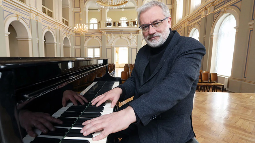 Davor Bobić - skladatelj, pedagog, profesor i organizator glazbenih zbivanja