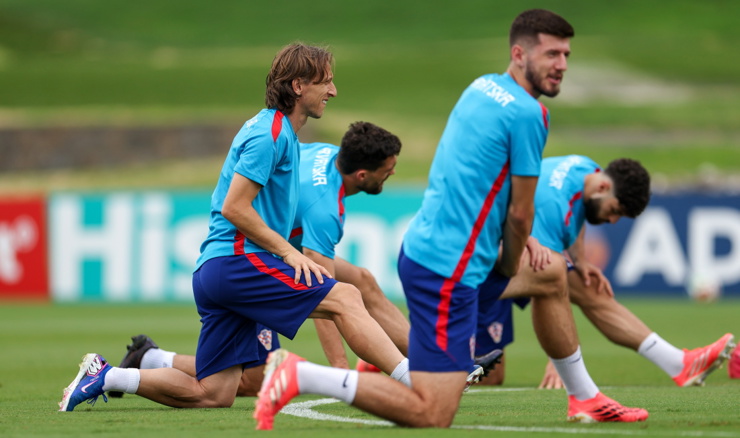 Hrvatska pala na FIFA-inoj ljestvici, Španjolska na vrhu