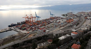 Kontejnerski terminal na Brajdici   
