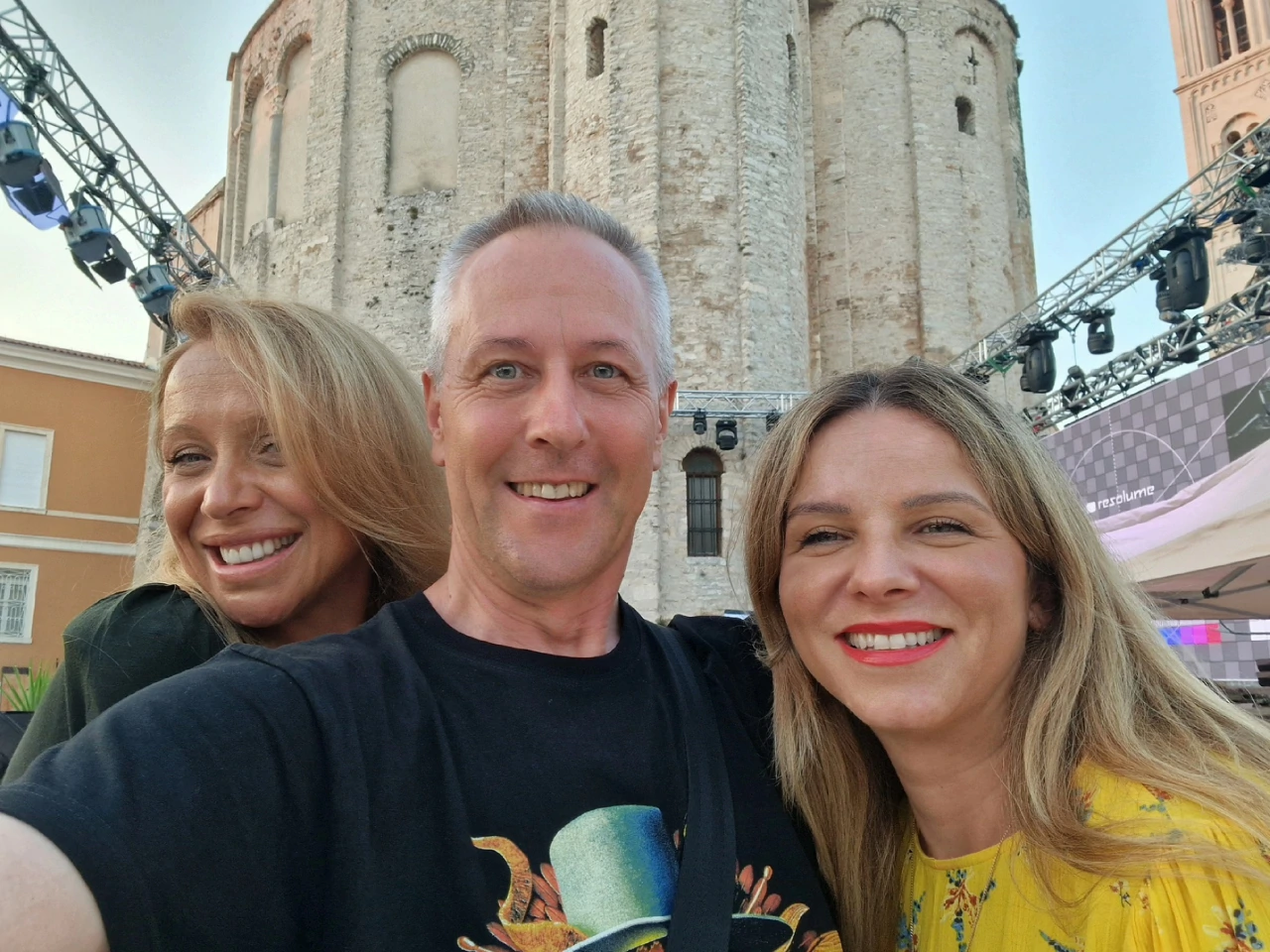 Sestre Husar (Ivana Husar Mlinac, Marija Husar Rimac) i Zlatko Turkalj Turki 