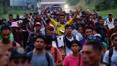 Meksički migranti na putu prema granici SAD-a