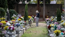 Građani obilaze groblja