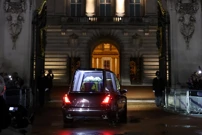Lijes s tijelom kraljice Elizabete vraćen je u Buckinghamsku palaču, Foto: REBECCA BROWN/Pool via REUTERS