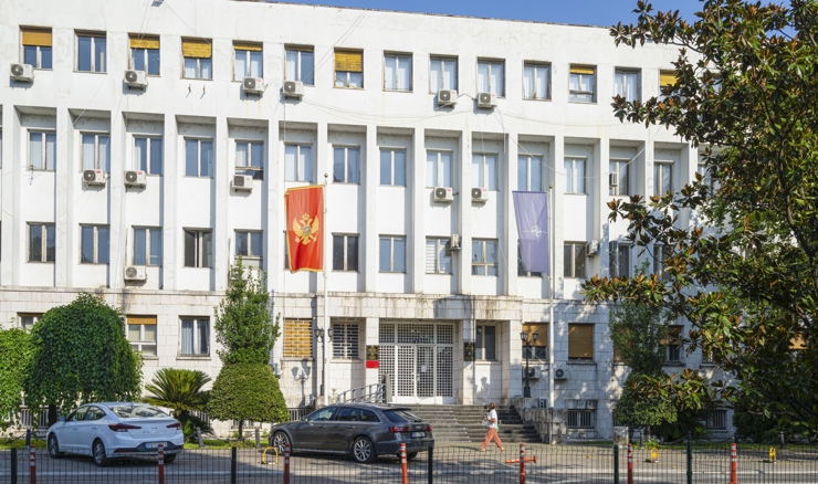 Crnogorska vlada promijenila ime bazena u Kotoru i odobrila ploču u Morinju