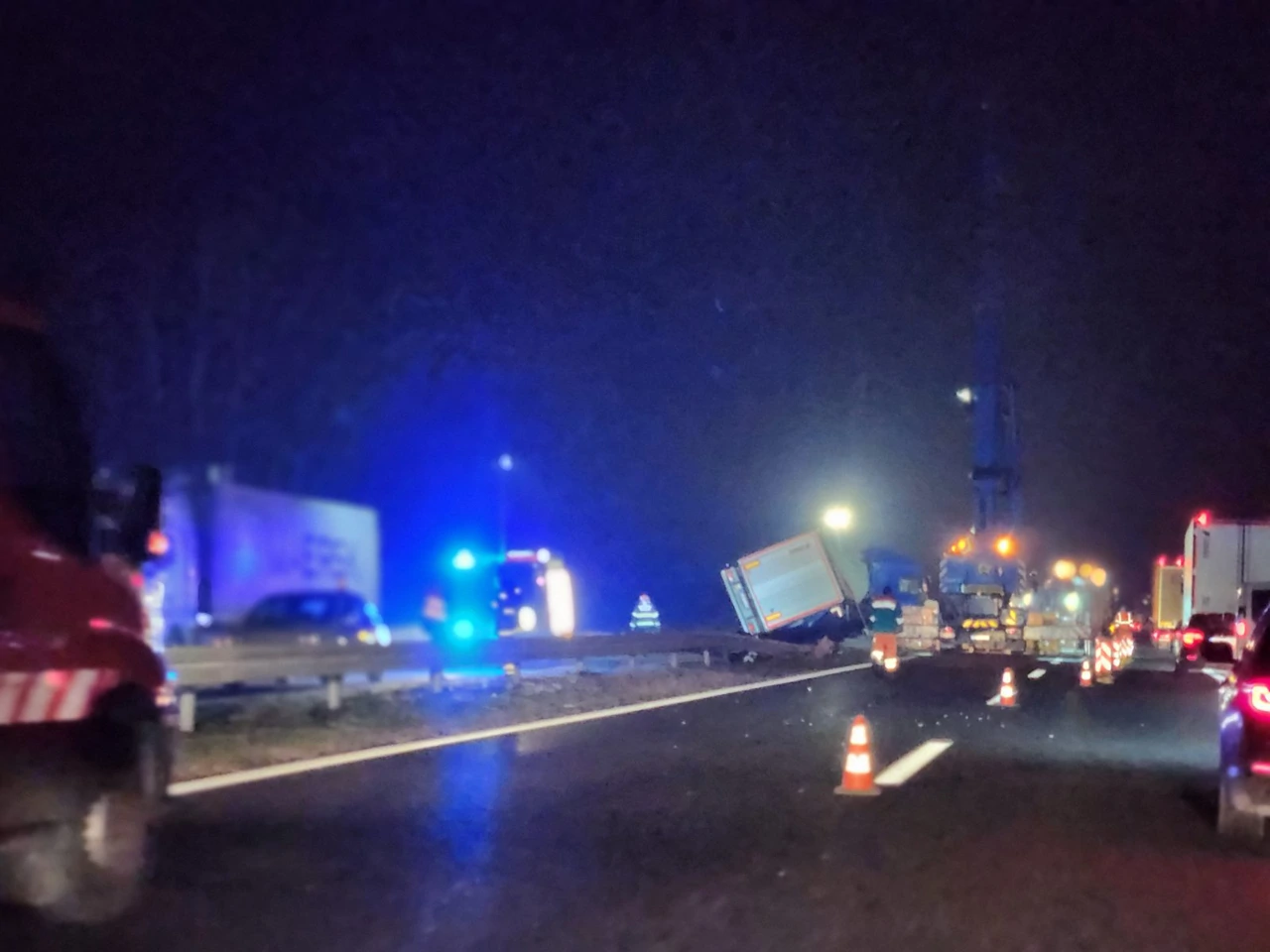 Šleper je kod Sredanaca blokirao oba smjera , Foto: Božidar Vrselja/Radio Osijek