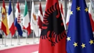 Zastave Albanije i EU