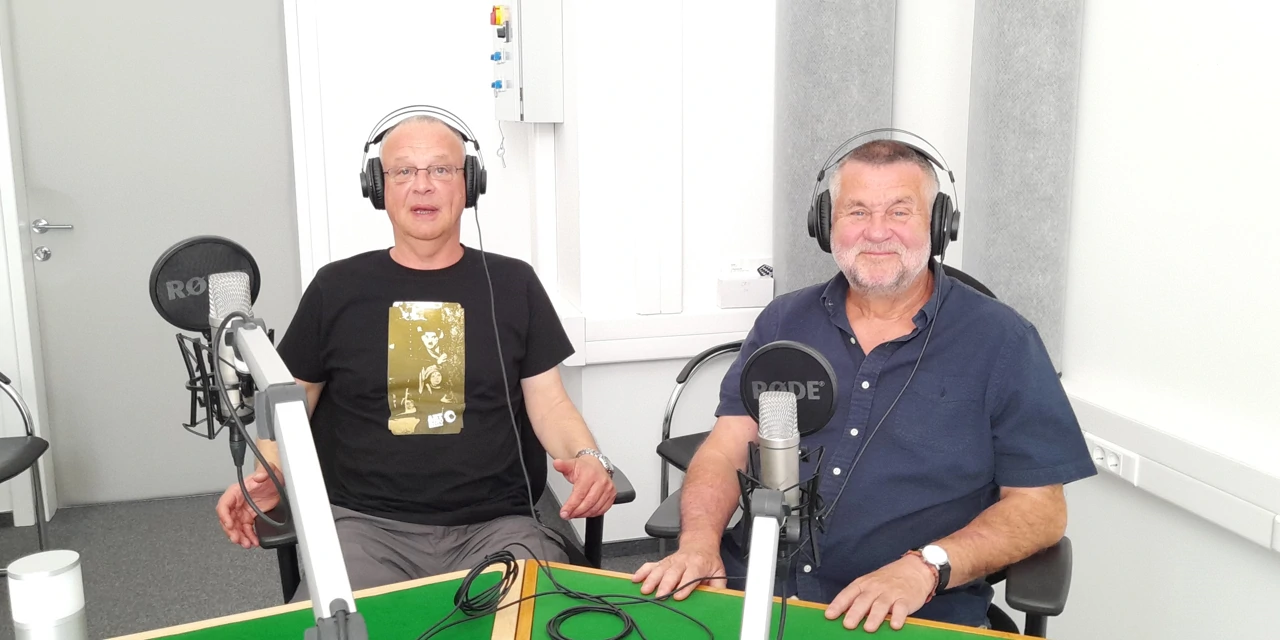 Albert Petrović i Rajko Grlić na obedu u studiju Radio Rijeke