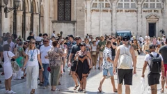 Usprkos visokim temperaturama gužve u Dubrovniku se ne smanjuju