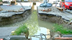 Pukla vodovodna cijev u Utrinama