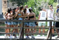 Jordanova supruga s prijateljima u Skradinu, Foto: Duško Jaramaz/PIXSELL