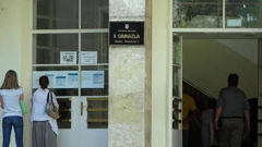 Gužve prilikom upisa u Srednju školu 