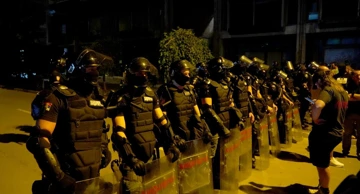 Kordon policije brani povratak studenata na novosadski Filozofski fakultet