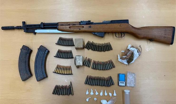 Splitska policija u tri odvojene akcije pronašla više od 17 kilograma droga te oružje