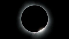 Potpuna pomrčina sunca u Carbondaleu, Illinois, SAD
