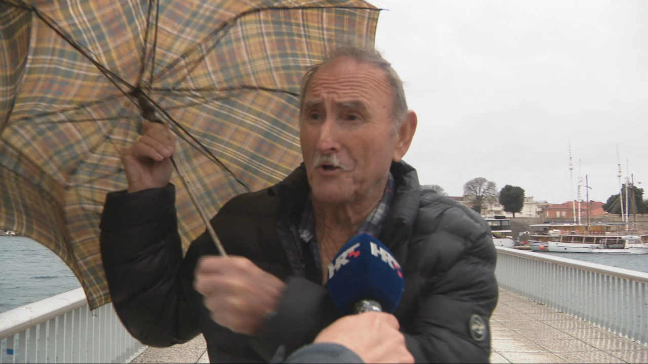 Borba s kišobranom na zadarskom mostu