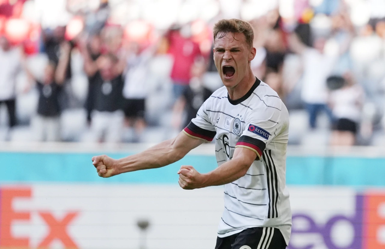 Joshua Kimmich slavi vodstvo Elfa