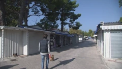 Peškera uz Makarsku rivu i plažu
