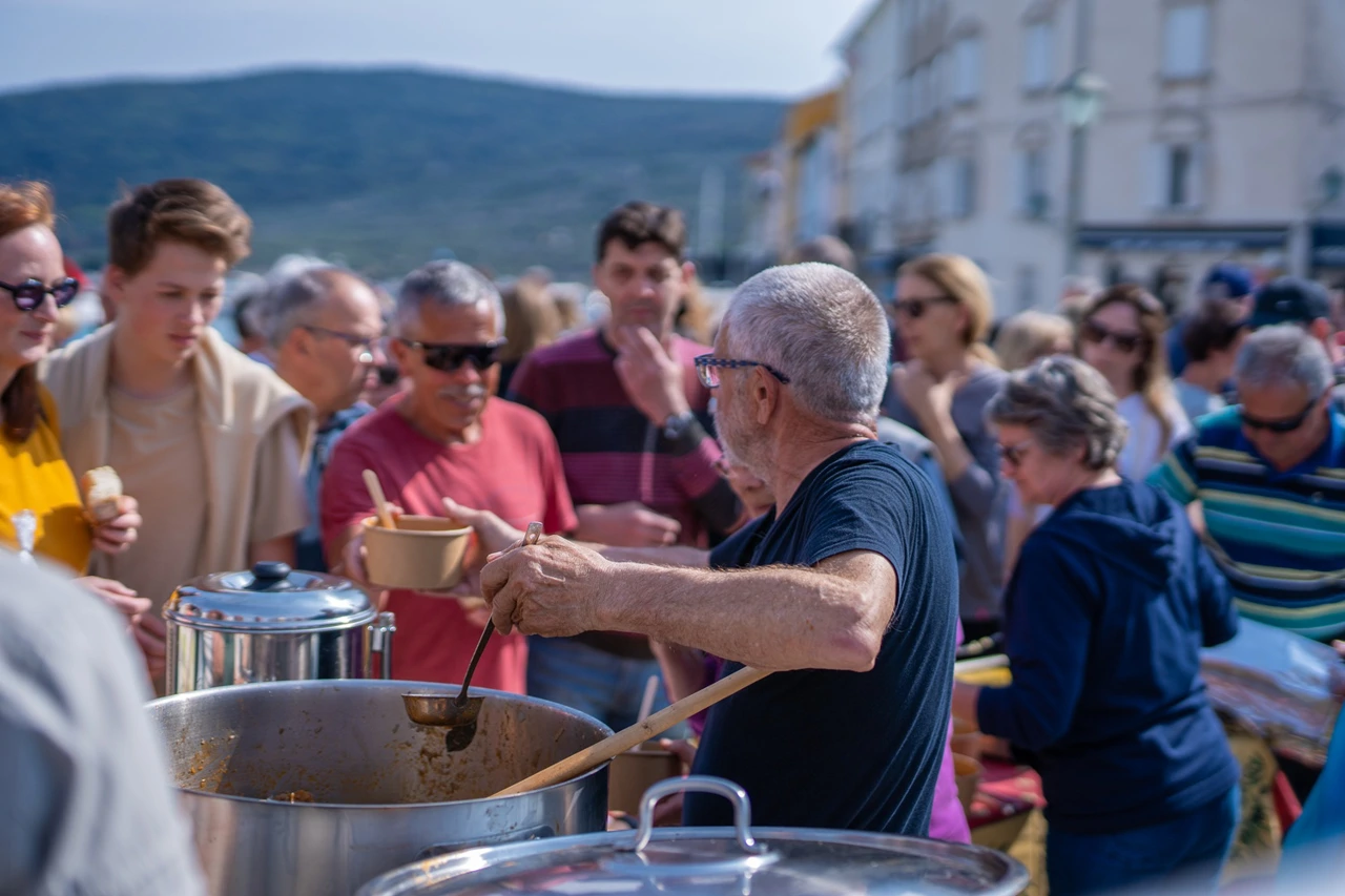 Festival kvarnerske janjetine i sira u Cresu, Foto: Dominik Bus/Radio Rijeka