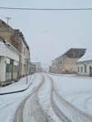 Snijegom pokrivene prazne ulice Gline, Foto: HTV/HRT