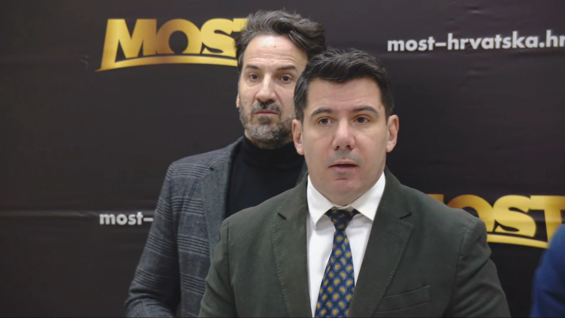 Most za izmjenu Ustava kako bi se zaštitila gotovina kao sredstvo plaćanja  - HRT