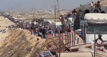 Palestinians fleeing Gaza City