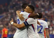 Randal Kolo Muani i Kylian Mbappe nakon pogotka Španjolskoj, Foto: Leonhard Simon/REUTERS