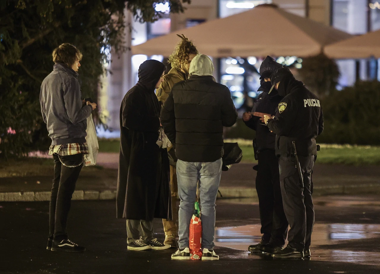 Noćas ispred HNK, Foto: Marko Prpic/PIXSELL