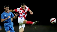 Roko Šimić šutira