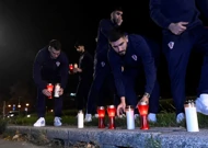 Vatreni zapalili svijeće u Vukovarskoj, Foto: Drago Sopta/HNS