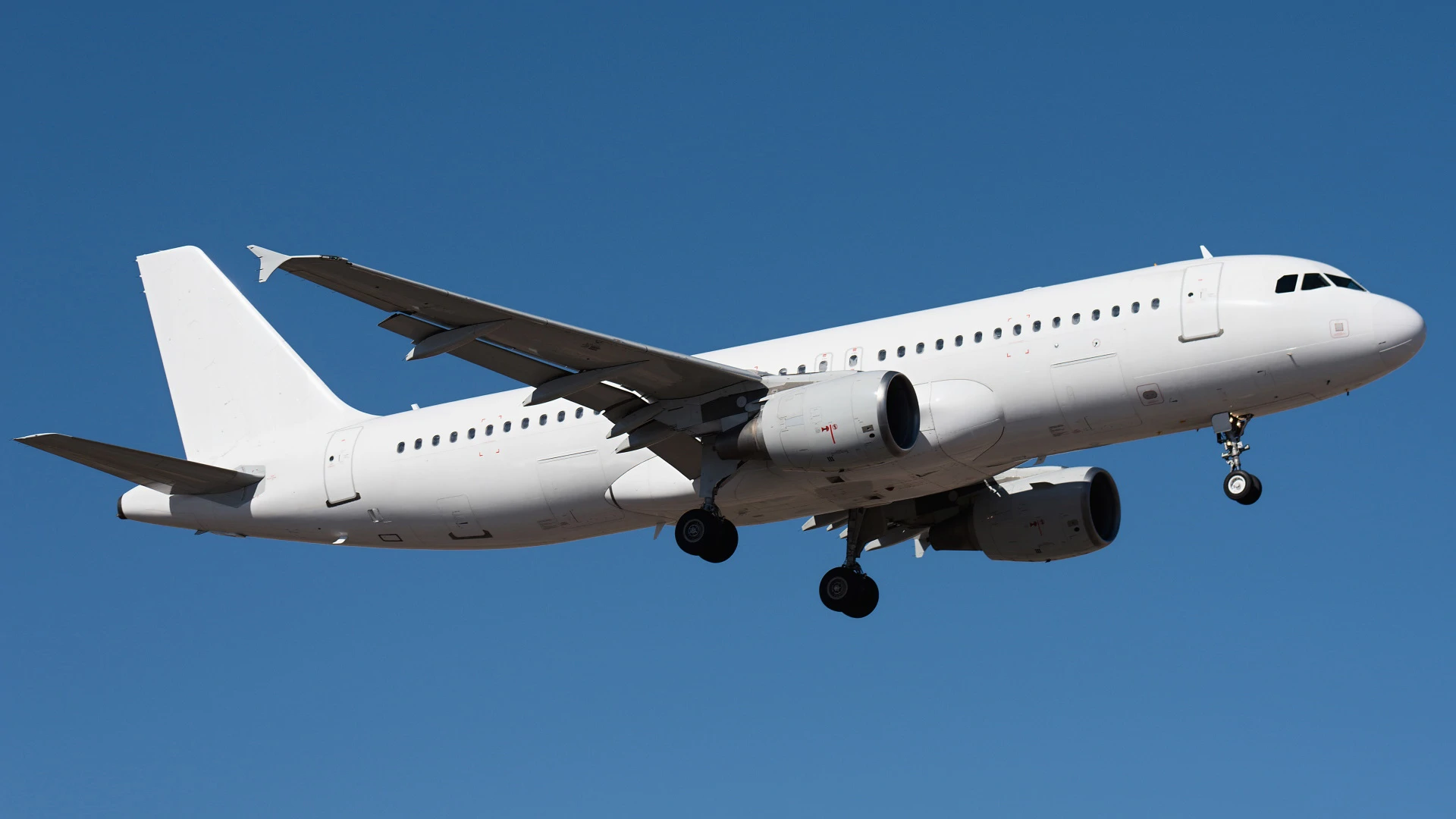 Somalijski zrakoplov pao u plitko more, svih 55 putnika preživjelo