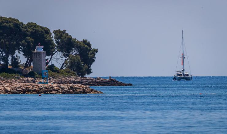 Akcija spašavanja na moru: Skiper pao s katamarana kod Šolte