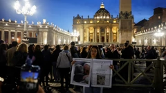 U Vatikanu održano bdijenje za papu Franju