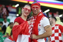 Navijači na stadionu tijekom utakmice Hrvatske i Brazila u četvrtfinalu Svjetskog prvenstva u Katru , Foto: Igor Kralj    /Pixsell