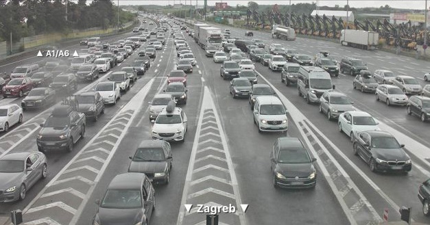 Autofahrer aufgepasst: Glatte Straßen und lange Staus 9 ha234 20250727125236