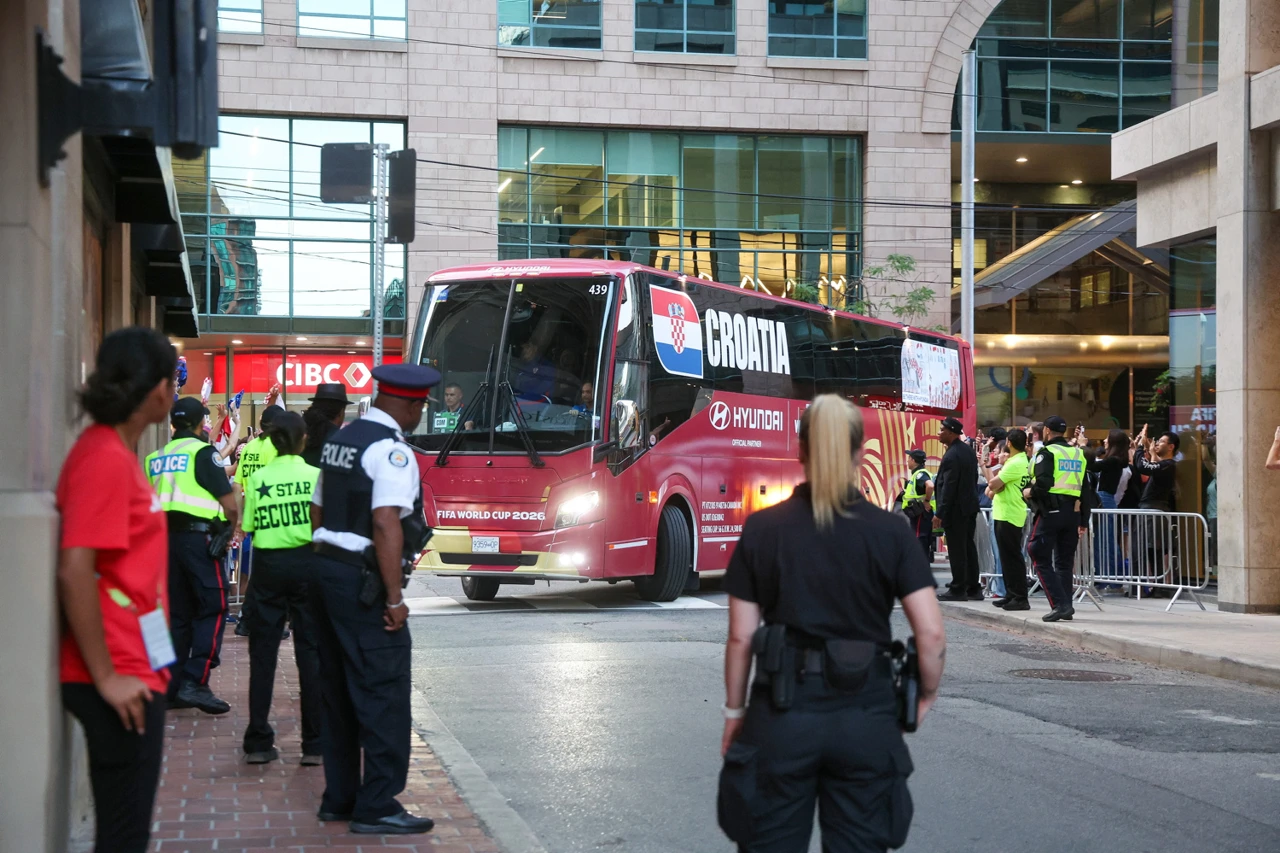 Dolazak Vatrenih u hotel u Torontu, Foto: Boris Kovacev/CROPIX