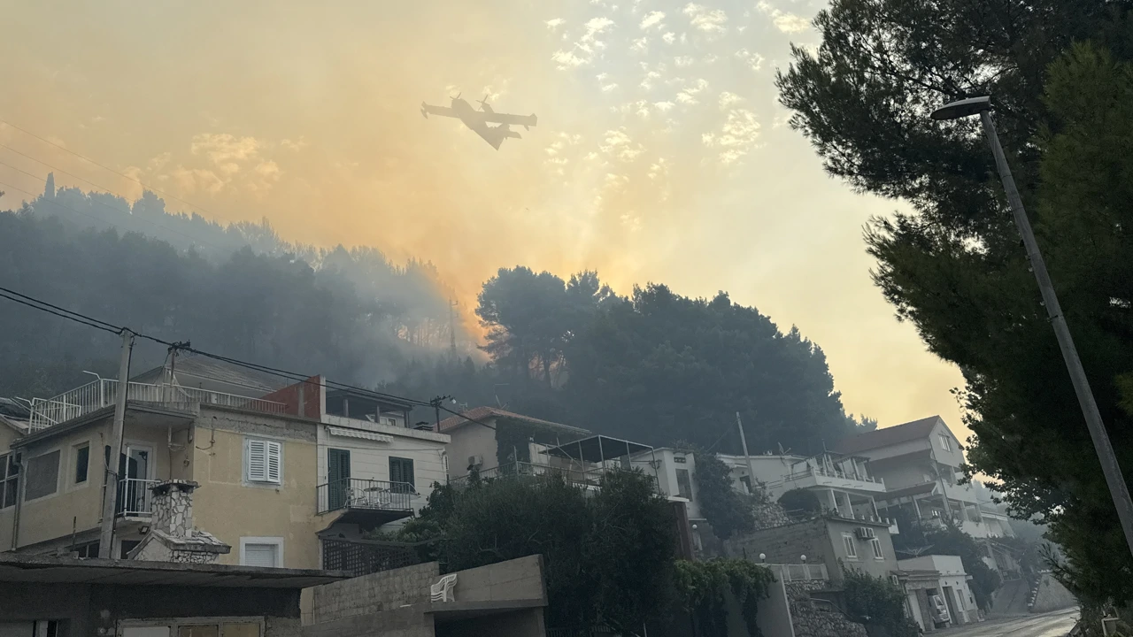  Veliki požar iznad Krila Jesenice   , Foto:  Ivo Cagalj/PIXSELL
