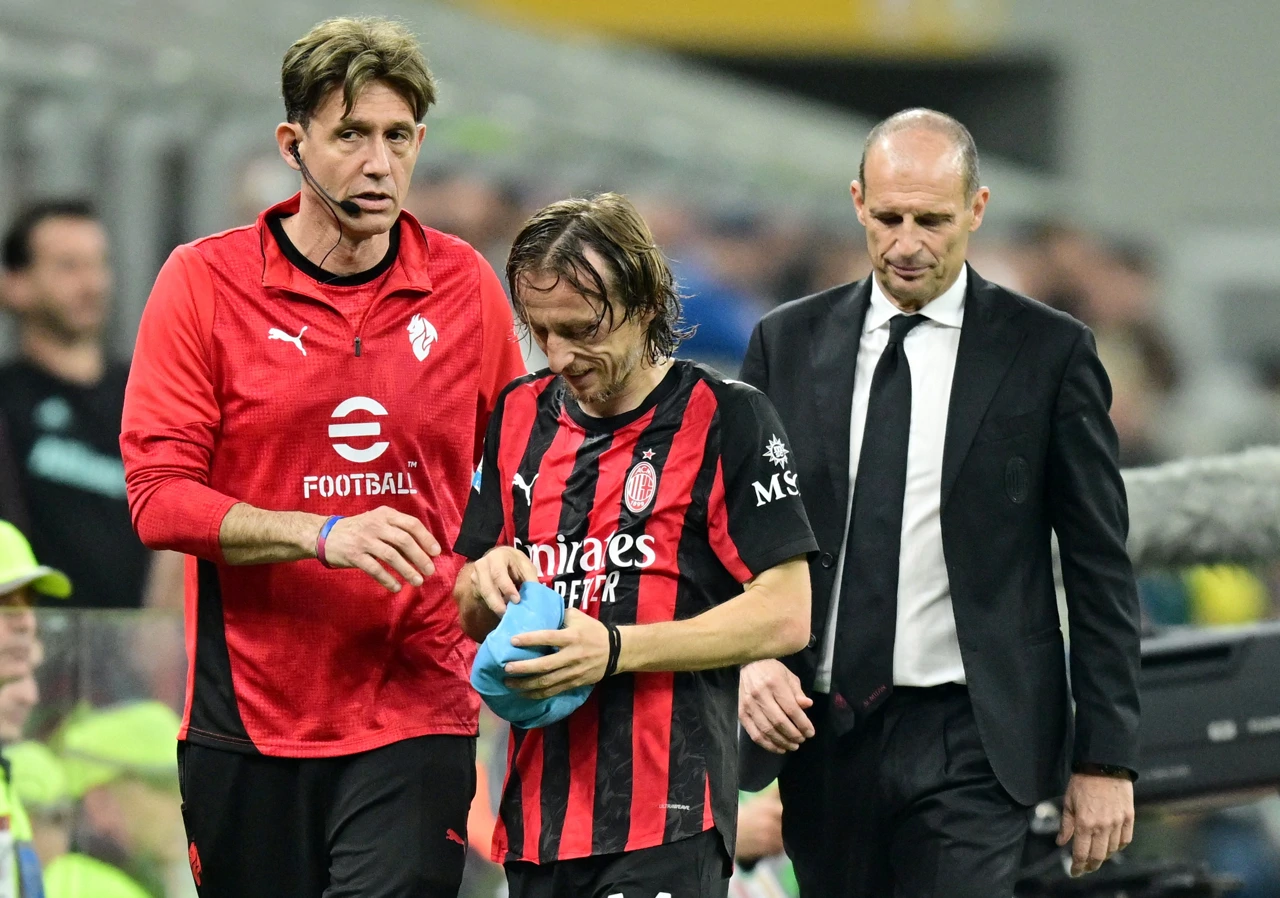 Luka Modrić napušta teren