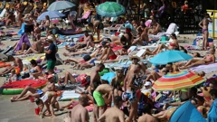 Plaža puna kupača
