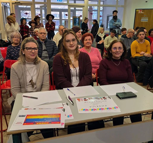 Tročlani žiri: profesorica Rita Bocsi, nastavnica Judit Baranyai i maturantica Esztera Lintner   , Foto: Kristina Goher, Ivett Bangha, Diana Judit Varga//
