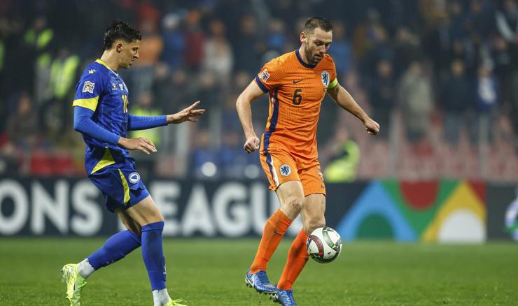 De Vrij prelazi u grčki Panathinaikos