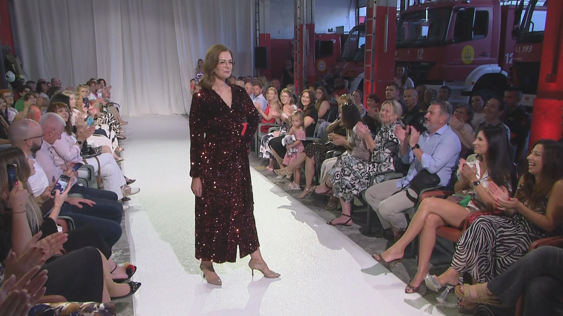 Humanitarna revija u Splitu okupila vatrogaskinje, liječnice i policajke