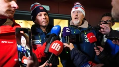 Magnus Brevig i Jan-Erik Aalbu s novinarima