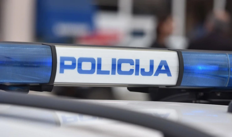Vozilo policije
