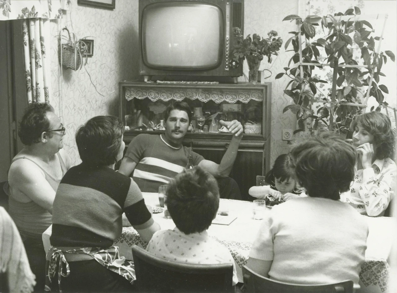 Petak, 12. lipnja na Trećem, Foto: Obiteljsko gnijezdo/film