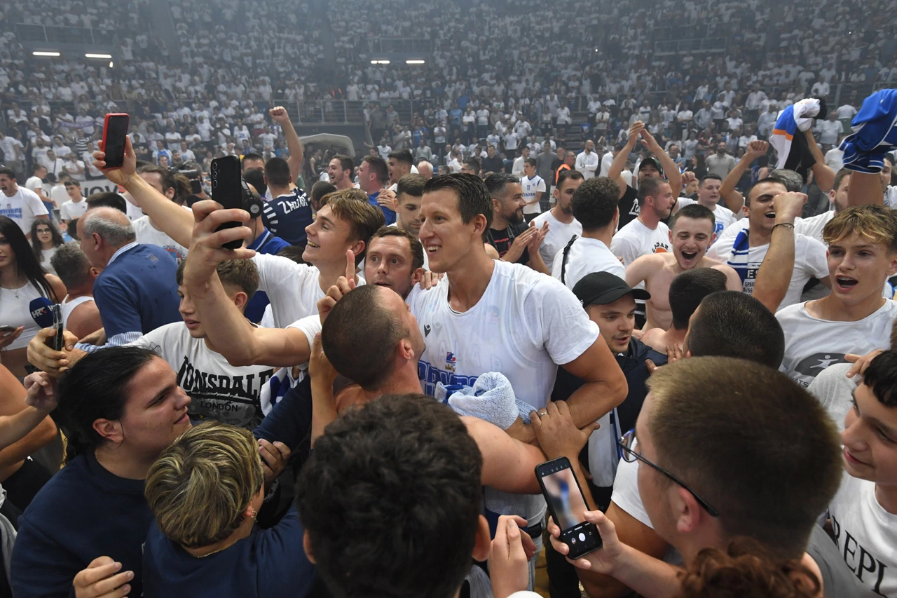 Slavlje igrača i navijača Zadra , Foto: Jure Miskovic /CROPIX