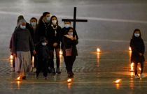 Papa Franjo predvodio Križni put, Foto: Guglielmo Mangiapane /REUTERS