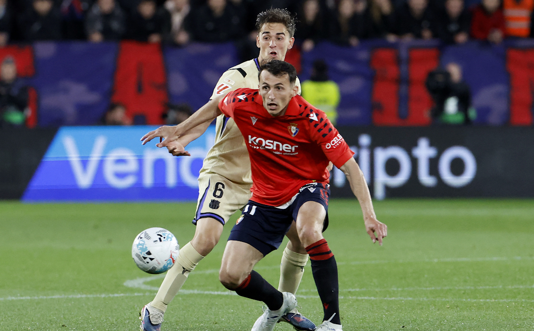 Barcelona slavila u Pamploni i stigla na korak do naslova