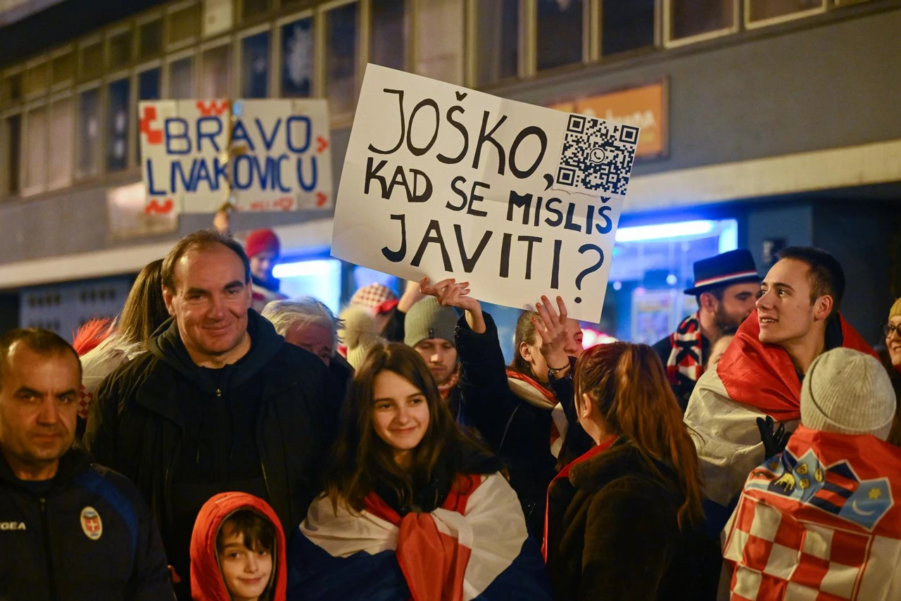Poruka za Gvardiola, Foto: Marko Lukunic /Pixsell
