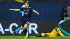 Mislav Oršić slavi prvi gol