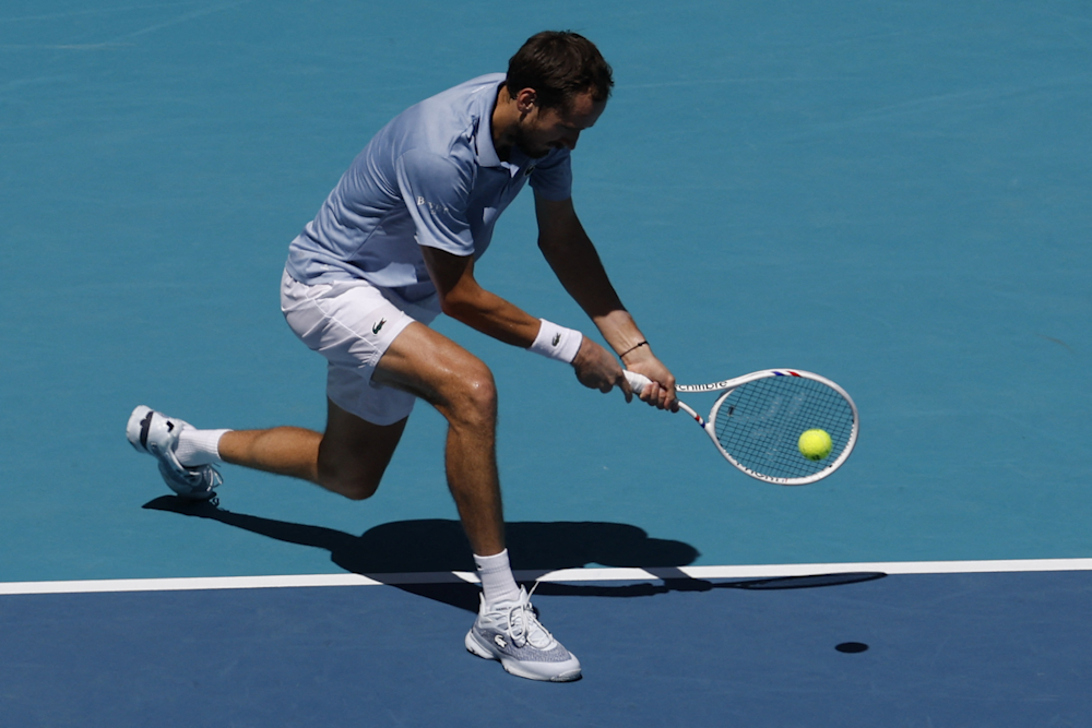 Medvedev ispao, Muchova i Mboko prve četvrtfinalistice